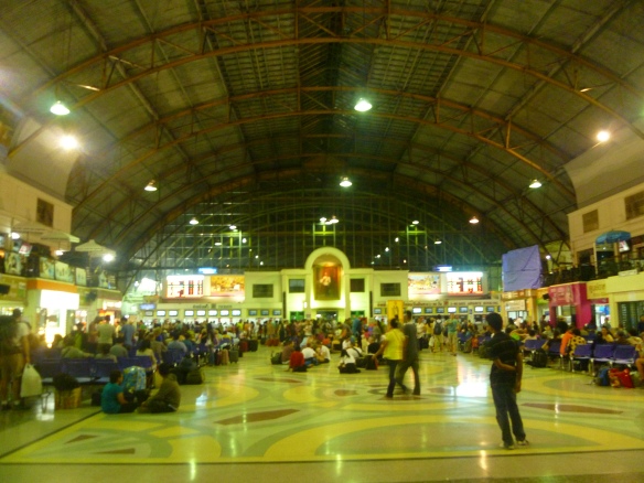 Hua Lom Phong, Bangkok Train Station